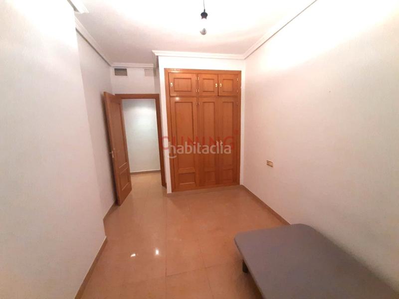 Foto ee80a246-9c27-45f4-924b-5a2ed01111fe. Location appartement avec parking dans Centro Cáceres