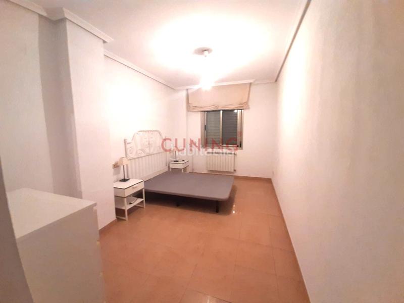 Foto 42705e56-aac4-4390-90f7-2e3744f9a6e7. Rent flat with parking in Centro Cáceres