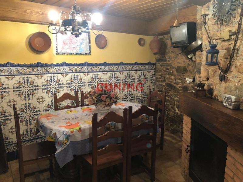 Foto 89a5d145-1577-4ab5-8351-e3ab26370a81. Casa venta de casa rural situada en la localidad de el , las hurdes en Ladrillar