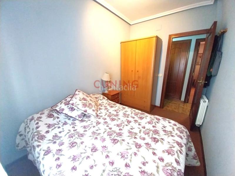 Foto 0839efe2-d962-4335-bff5-d0b4dff3e7eb. Flat with heating parking in Centro Cáceres