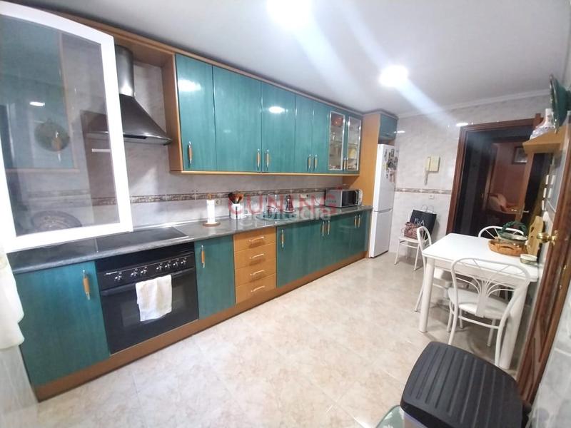 Foto 143a408a-c9bd-4271-b6f7-d7df7f67fbfb. Flat with heating parking in Centro Cáceres