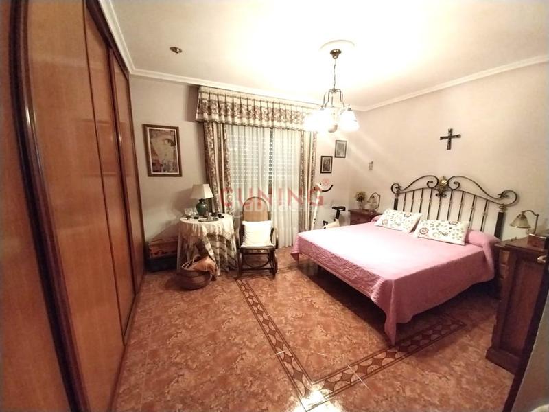 Foto 53416b02-308d-4dee-92d2-7064c19c40ad. Flat with heating parking in Centro Cáceres