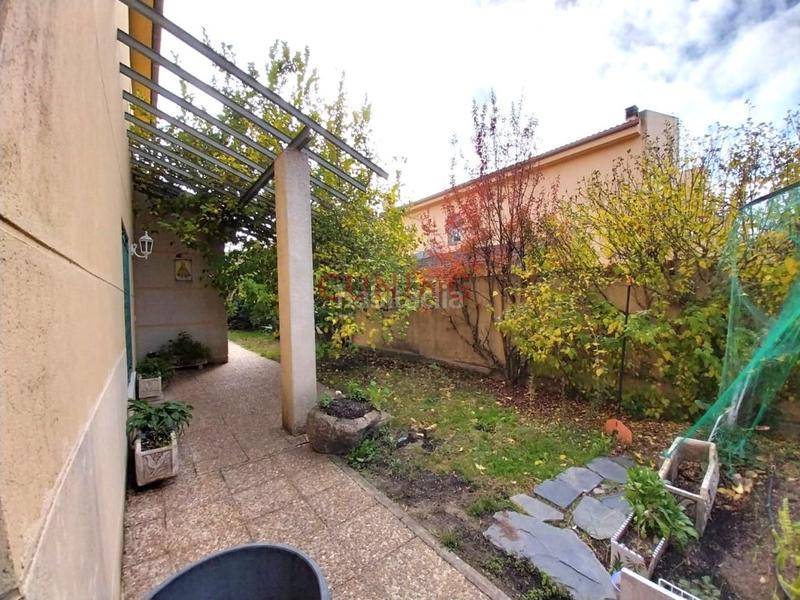 Foto cf6240f4-28d0-4b12-8e73-331245f71bf1. Chalet con parcheggio in Ruta de la Plata Cáceres