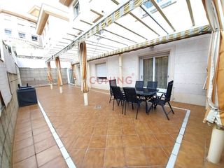 Piccolo appartamento  Calle isla de creta. Venta de apartamento con amplio patio, garaje, trastero y piscin