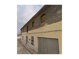 Casa  Calle alvarado. Venta de casa situada en la aldea del obispo, trujillo.