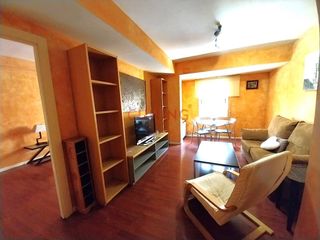 Rent Apartment  Calle juan luis cordero. Alquiler de apartamento situado en zona centro.