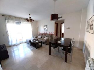 Flat  Calle dionisio acedo. Venta de piso con plaza de garaje y piscina comunitaria situado