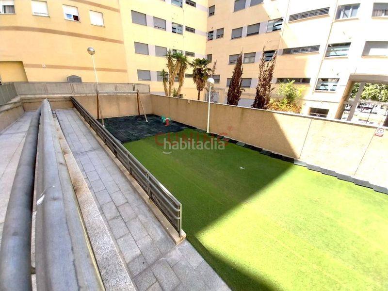 Foto 2cc5d6e1-b8ea-4c7f-9778-7d05f736cfff. Pis amb aparcament piscina a Centro Cáceres