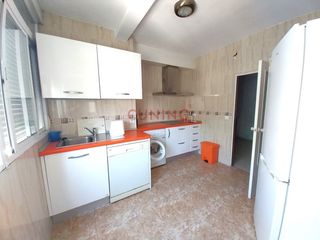 Rent Flat  Avenida alemania. Alquiler de piso situado en avda. alemania.