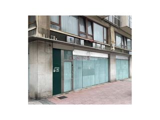 Locale commerciale in Calle Emile Robin