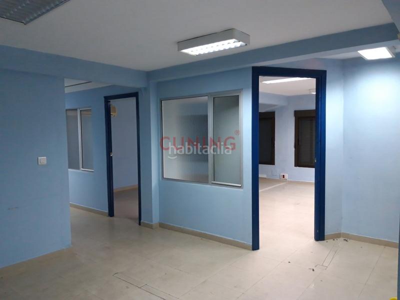 Foto 4c72bbc2-189b-47c5-a7aa-e79b914199c2. Alquiler oficina excelente localoficina situado en el Centro , ideal para inicio de actividad. en Cáceres