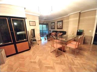 Pis a Casco Antiguo. Venta de vivienda totalmente exterior con piscina comunitaria si