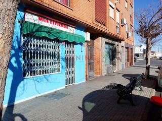 Lloguer Local Comercial a La Cañada - Aldea Moret. Local comercial situado en la avenida principal.