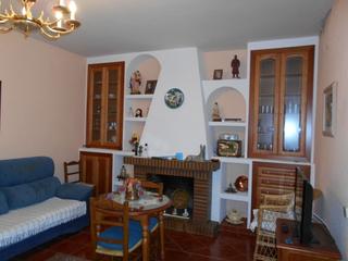 Casa a N/a. Casa en picón en muy buen estado para entrar a vivir.