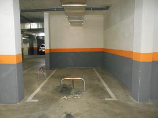 Aparcament cotxe a Calle alonso céspedes guzmán 19. Inmobiliaria correal les ofrece una plaza de garaje en venta.