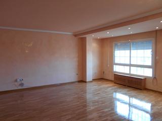 Dúplex  Pasaje de lanzarote. Inmobiliairia correal les ofrece una vivienda en venta en uno de