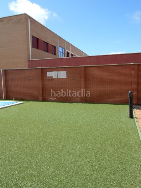 Foto 2654d631-fcae-42b7-8723-a35da0caecb6. Pis amb calefacció aparcament piscina a Miguelturra