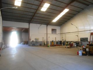 Bâtiment à usage industriel  Avenida ciudad real. Inmobiliaria correal les ofrece una excelente nave en venta en a