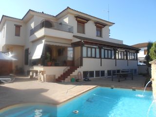 Casa  Calle parque nacional de las cañadas del teide. Inmobiliaria correal les ofrece una excelente casa en venta en d