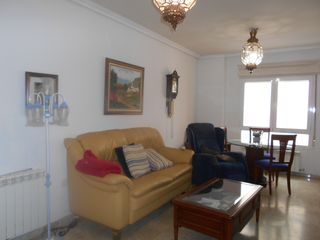 Zweistöckige Wohnung  Calle melilla. Inmobiliaria correal les ofrece un excelente dúplex en venta en