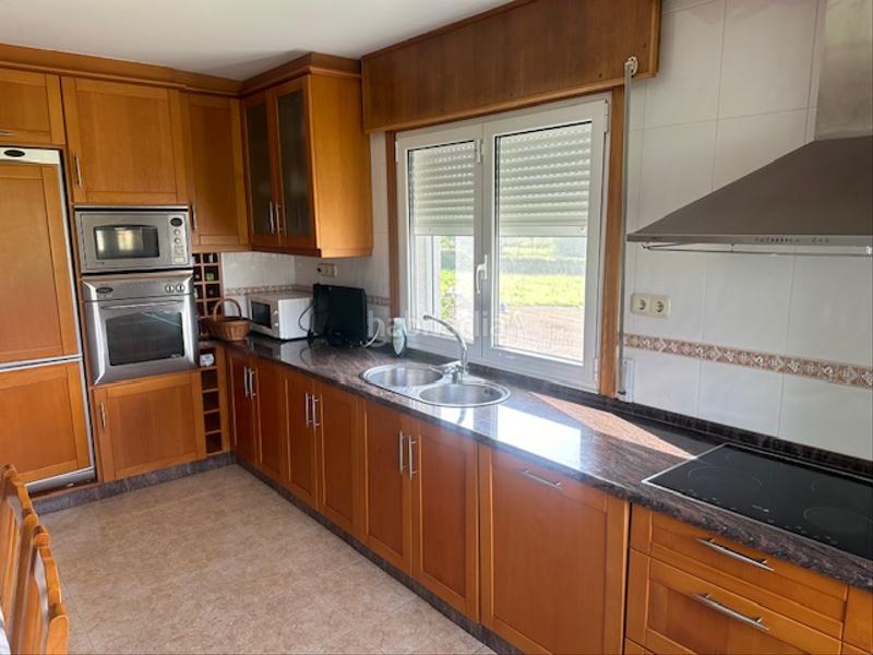 Foto 21447118-4e5d-4077-a595-7735cb9f505e. Chalet avec cheminée chauffage parking dans Cambre