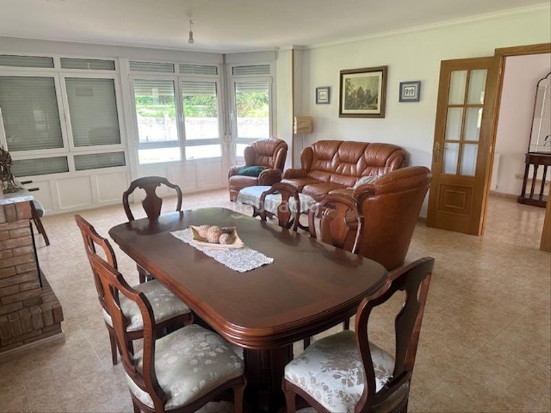 Foto 34d7bb16-9e79-4955-9c8f-a1e3f93d37c6. Chalet avec cheminée chauffage parking dans Cambre