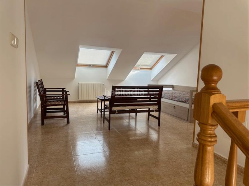 Foto 642b76a0-7457-4b68-bdd7-d3a2ab1e5ae4. Chalet avec cheminée chauffage parking dans Cambre