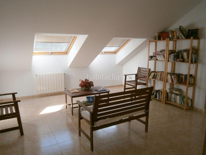 Foto 6779f01b-ea9b-4f9b-87b9-7f520cd4622d. Chalet avec cheminée chauffage parking dans Cambre