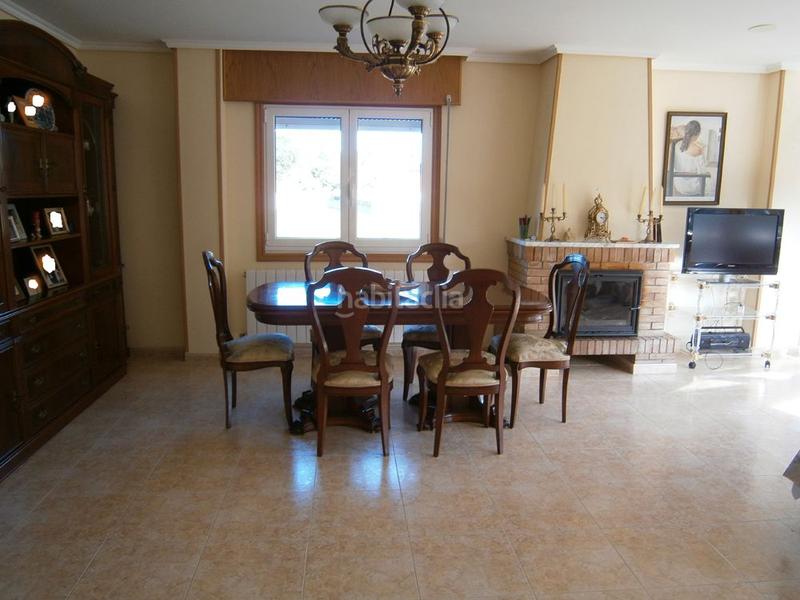 Foto 72f51ee3-3705-4ea0-ac29-b4f13166a97b. Chalet avec cheminée chauffage parking dans Cambre