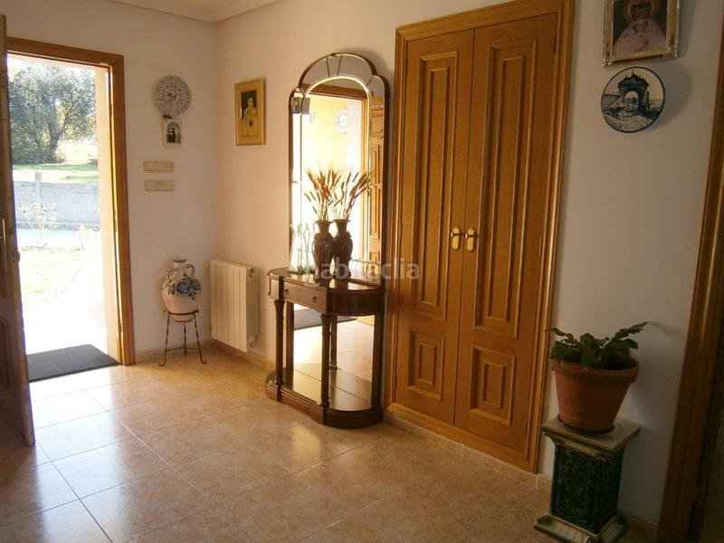 Foto 85287efe-4e4f-419a-a1dd-80ff26a5f47f. Chalet avec cheminée chauffage parking dans Cambre