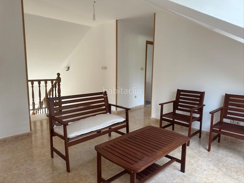 Foto b0b66002-d8cf-45f0-8b06-05cad157663e. Chalet avec cheminée chauffage parking dans Cambre