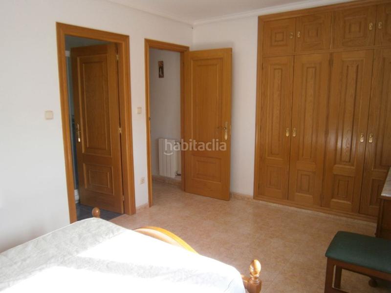 Foto db41996d-6f0b-472d-a0cb-4139699bdfe3. Chalet avec cheminée chauffage parking dans Cambre