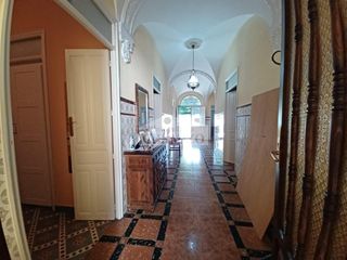 Casa  Calle san francisco 43. Edificio formado por dos inmuebles casa y piso en venta