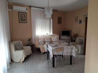 Appartement  Calle san francisco 63. ???una propiedad única edificio con cochera y dos pisos en venta