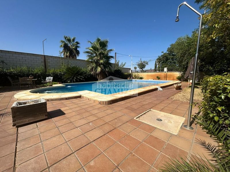 Foto c0f2f256-c745-4b2a-a4ee-c83e19e479b7. Chalet in calle san francisco 63 in Villanueva de la Serena