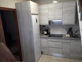 Casa en Villanueva de la Serena. Casa en zona semicentro semi-nueva con terraza