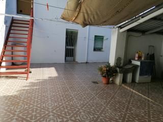 House in Villanueva de la Serena. Casa en venta de bovedas tejado nuevo y con buen patio