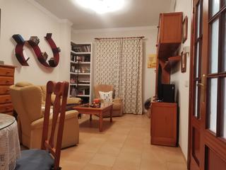 Flat in Calle san francisco 43. Precioso piso en zona centro con patio, plaza de garaje y traste