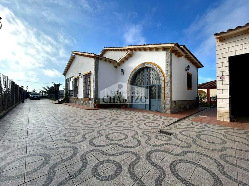 Foto 173f381e-ee3d-4a60-be61-f1ad6a2c7ab9. Chalet en calle san francisco 63 ¡¡¡gran chalet con piscina , en Villanueva de la Serena