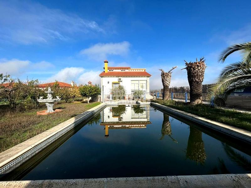 Foto ca6b6482-291a-423c-8461-3f08ce1371ac. Chalet en calle san francisco 63 ¡¡¡gran chalet con piscina , en Villanueva de la Serena