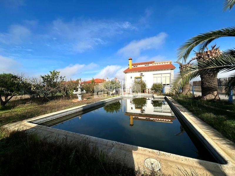 Foto d1a5a7fb-d6dc-4baa-86cc-3c7c234bbb79. Chalet en calle san francisco 63 ¡¡¡gran chalet con piscina , en Villanueva de la Serena