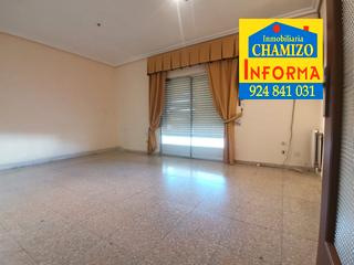 Appartement à Calle san francisco 63. ¡¡amplio piso situado en muy buena zona, cercano al centro!!