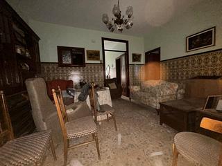 Casa en Calle san francisco 63. Casa en venta para reformar en buena zona