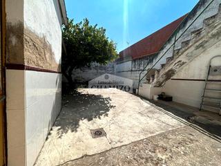 Casa en Calle san francisco 63. Conjunto inmobiliario casa y piso situado en buena zona de villa