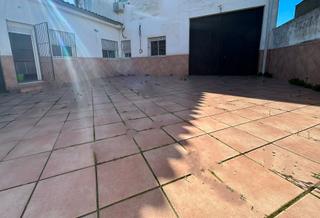 Appartement à Calle san francisco 63. Piso bajo con entrada independiente y gran patio. !!!!! 95.000 €