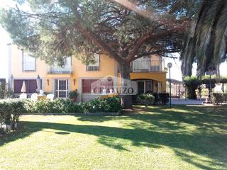 Chalet  Calle san francisco 63. Gran chalet con piscina y luz de red con buenos accesos cercano