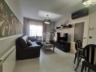 Appartement  Calle san francisco 63. Sensacional piso amueblado con garaje y trastero en una de las z