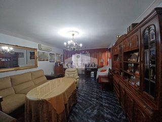 Pis a Calle san francisco 63. Piso en venta en buena zona con garaje y trastero listo para ent