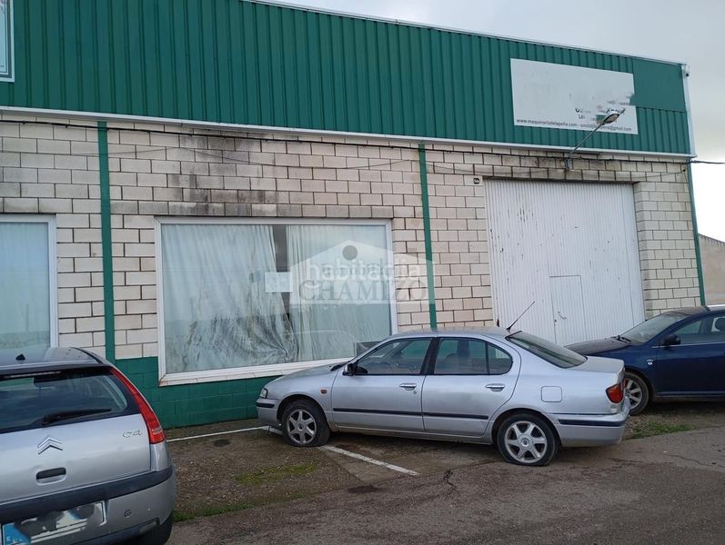 Foto ea4efad8-b2b7-4938-86bf-de218da8d358. Nau industrial a Coronada (La)