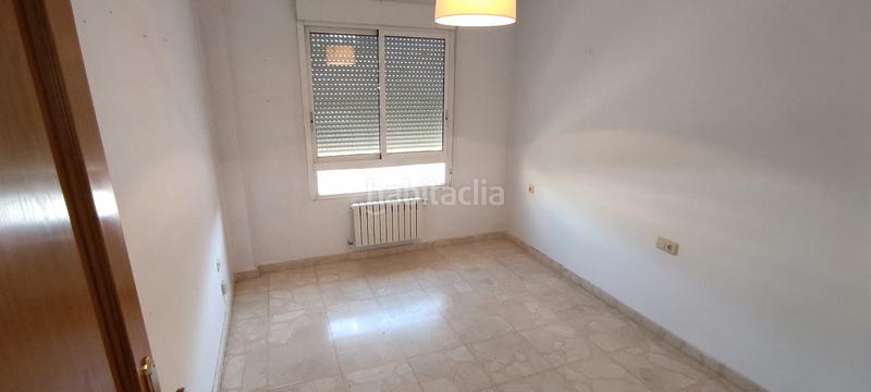 Foto 2345be55-5ba7-47a3-bab1-fe8b3e80e90f. Pis amb calefacció aparcament a Industria Albacete